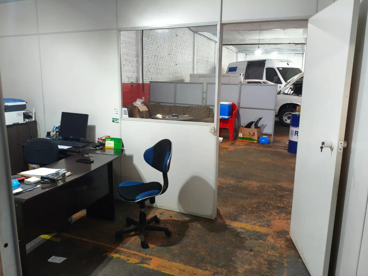 Recepção e escritório da Oficina Mecânica Gilberto